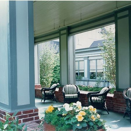 Roycroft Inn East Aurora Extérieur photo